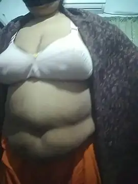 momo loves online show from February 2026 06:11:01 PM