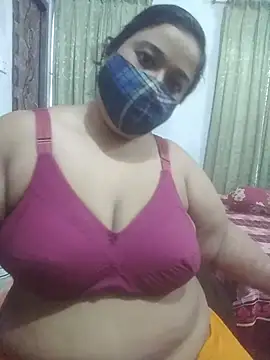 Snapshot of momo_loves chatting on July 2026 05:12:01 AM momo loves online show from July 2026 05:12:01 AM