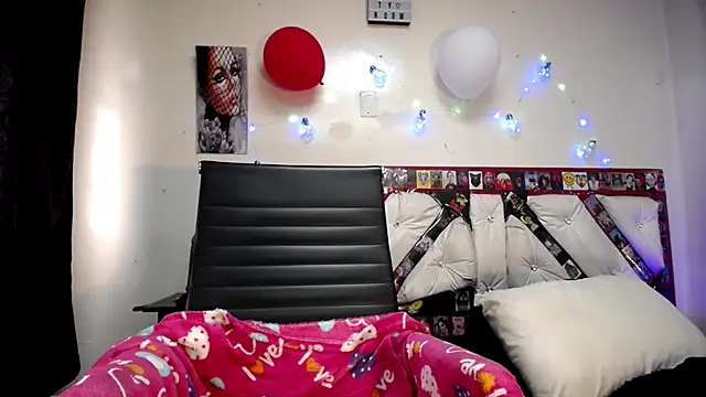 Snapshot of abril_onnel chatting on March 2025 09:15:02 PM abril onnel online show from March 2025 09:15:02 PM