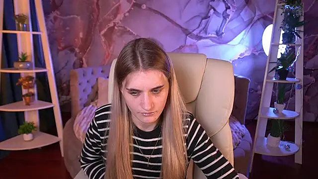 Snapshot of DiamondNina chatting on March 2026 08:12:01 PM DiamondNina online show from March 2026 08:12:01 PM