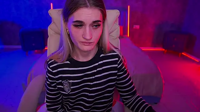 Snapshot of DiamondNina chatting on April 2026 08:09:02 PM DiamondNina online show from April 2026 08:09:02 PM