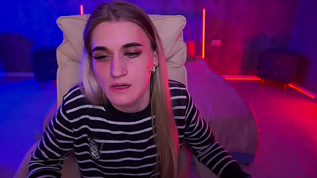 Snapshot of DiamondNina chatting on April 2026 09:39:33 PM DiamondNina online show from April 2026 09:39:33 PM