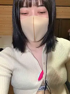 Snapshot of minami_room chatting on April 2026 01:33:02 PM minami room online show from April 2026 01:33:02 PM