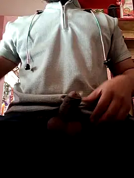 RaiStarrrr0-9 online show from February 2026 06:01:02 AM