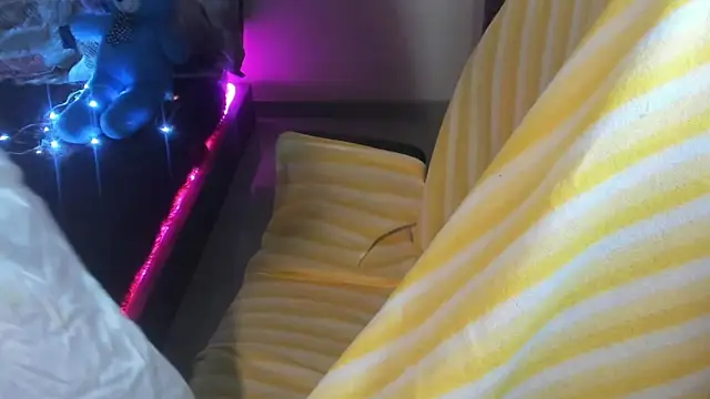 Snapshot of Tannushree chatting on April 2026 04:41:02 PM Tannushree online show from April 2026 04:41:02 PM