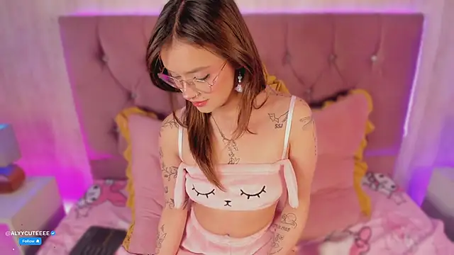 Snapshot of alyy_cut3 chatting on March 2026 08:14:01 PM alyy cut3 online show from March 2026 08:14:01 PM