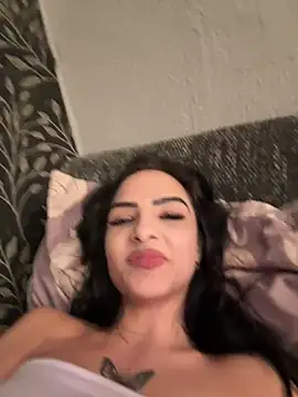 Snapshot of Evelin199 chatting on April 2026 06:31:02 PM Evelin199 online show from April 2026 06:31:02 PM