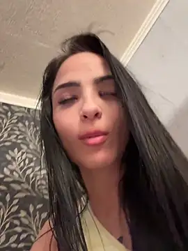 Snapshot of Evelin199 chatting on April 2026 07:07:02 PM Evelin199 online show from April 2026 07:07:02 PM