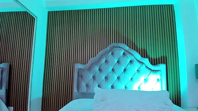 Violett hott  online show from January 2026 01:26:01 PM