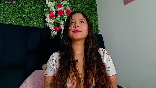 Snapshot of AnnaSmiles chatting on April 2026 06:11:02 PM AnnaSmiles online show from April 2026 06:11:02 PM