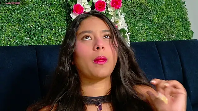 Snapshot of AnnaSmiles chatting on April 2026 08:33:01 PM AnnaSmiles online show from April 2026 08:33:01 PM