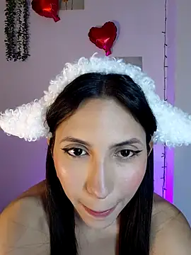 Snapshot of FrierenHot chatting on March 2026 05:44:01 AM FrierenHot online show from March 2026 05:44:01 AM