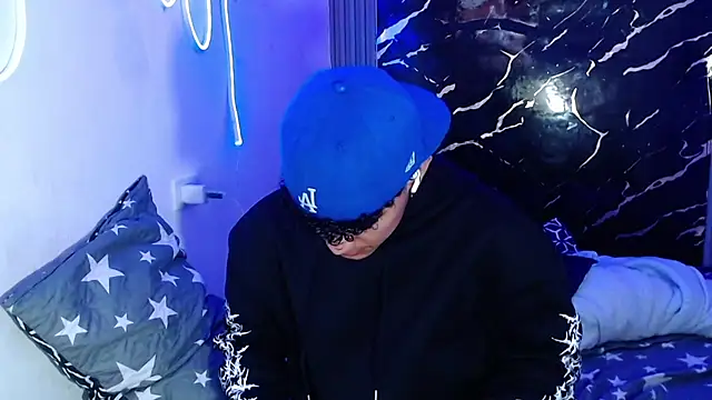 Snapshot of jamescurly00 chatting on March 2026 10:47:01 PM jamescurly00 online show from March 2026 10:47:01 PM