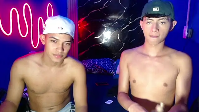 Snapshot of jamescurly00 chatting on April 2026 08:34:02 PM jamescurly00 online show from April 2026 08:34:02 PM