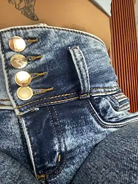 Snapshot of Michelle_ec chatting on March 2026 05:52:01 PM Michelle ec online show from March 2026 05:52:01 PM