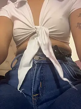 Snapshot of Michelle_ec chatting on April 2026 07:36:01 PM Michelle ec online show from April 2026 07:36:01 PM