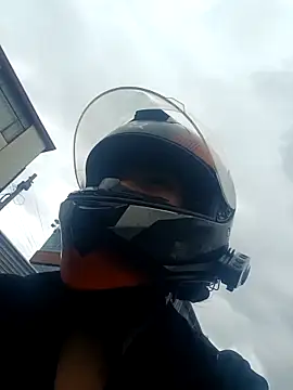 Snapshot of Michelle_ec chatting on April 2026 04:44:02 PM Michelle ec online show from April 2026 04:44:02 PM