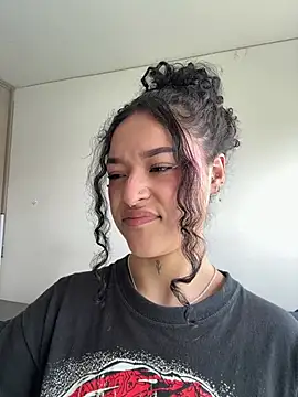 crystal dlun online show from February 2026 06:53:02 PM