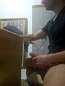 Snapshot of Mala_Direta chatting on April 2026 07:28:02 AM Mala Direta online show from April 2026 07:28:02 AM