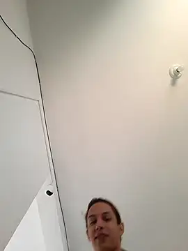 ofjuliaa online show from January 2026 05:18:02 PM