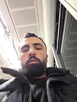 Snapshot of Moh_197 chatting on April 2026 10:37:02 PM Moh 197 online show from April 2026 10:37:02 PM