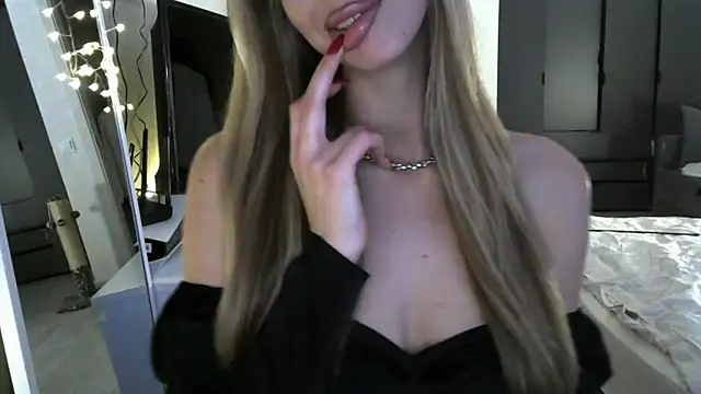 Snapshot of LizaSweetyq chatting on February 2026 02:32:02 PM LizaSweetyq online show from February 2026 02:32:02 PM