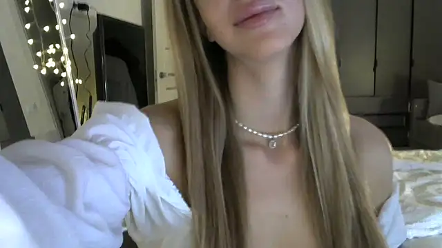 Snapshot of LizaSweetyq chatting on February 2026 09:03:02 AM LizaSweetyq online show from February 2026 09:03:02 AM