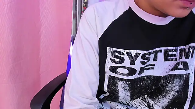 MeowMota  online show from April 2026 06:37:01 PM