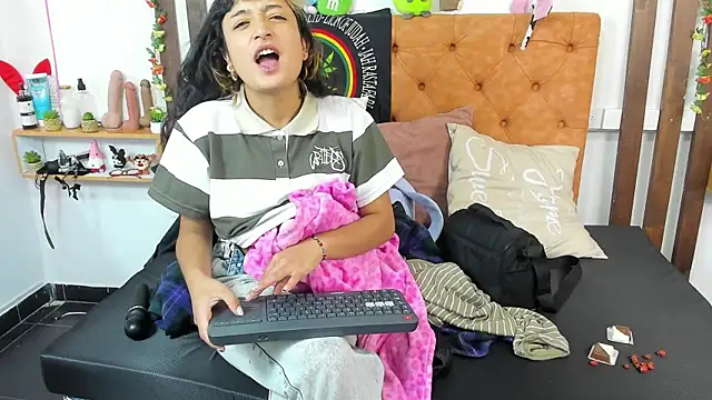 MeowMota  online show from July 2026 06:25:01 PM