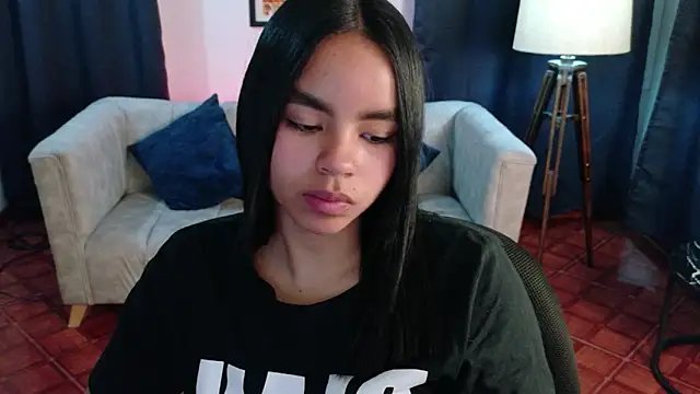 Snapshot of SofiaMante_ chatting on April 2026 08:02:01 PM SofiaMante online show from April 2026 08:02:01 PM