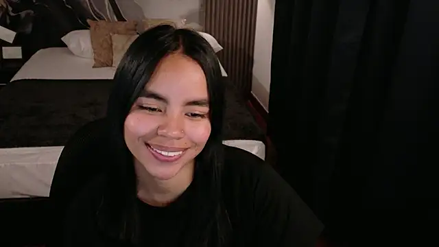 Snapshot of SofiaMante_ chatting on April 2026 01:42:02 AM SofiaMante online show from April 2026 01:42:02 AM