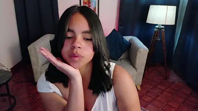 Snapshot of SofiaMante_ chatting on May 2026 01:11:02 AM SofiaMante online show from May 2026 01:11:02 AM