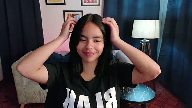Snapshot of SofiaMante_ chatting on May 2026 12:39:01 AM SofiaMante online show from May 2026 12:39:01 AM