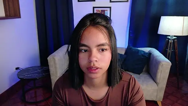 Snapshot of SofiaMante_ chatting on May 2026 05:17:02 PM SofiaMante online show from May 2026 05:17:02 PM