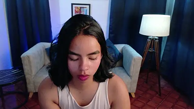 Snapshot of SofiaMante_ chatting on June 2026 01:00:01 AM SofiaMante online show from June 2026 01:00:01 AM
