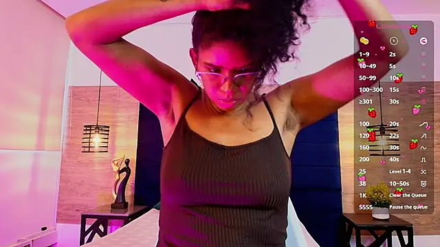 Snapshot of Ellie-Alves chatting on April 2026 04:44:01 PM Ellie-Alves online show from April 2026 04:44:01 PM