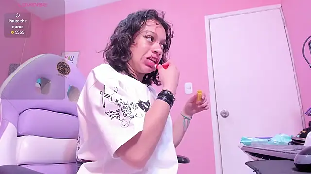 Snapshot of Acid_bounze chatting on April 2026 01:11:01 PM Acid bounze online show from April 2026 01:11:01 PM