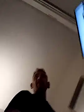 Snapshot of MrBen1775 chatting on April 2026 12:20:02 AM MrBen1775 online show from April 2026 12:20:02 AM