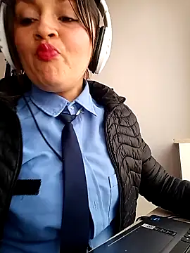 Alejandra N online show from March 2026 02:01:01 PM