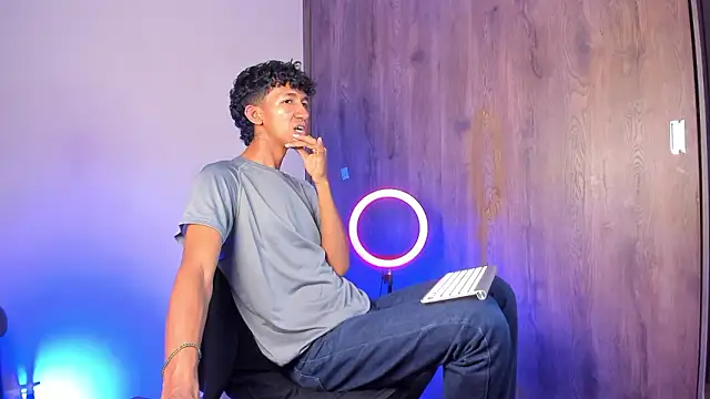 neitan miller  online show from February 2026 06:23:01 AM