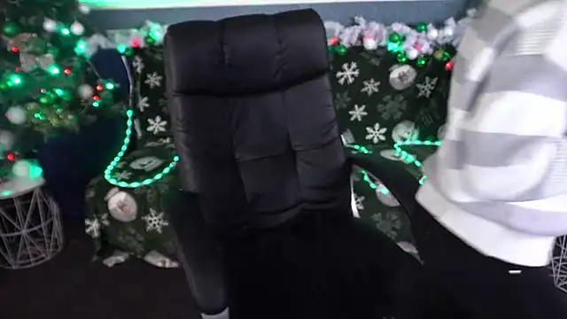 Snapshot of Dafni_Monn chatting on December 2025 06:40:01 AM Dafni Monn online show from December 2025 06:40:01 AM