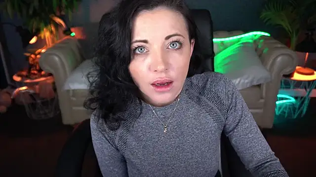 Snapshot of Dafni_Monn chatting on April 2026 05:52:01 AM Dafni Monn online show from April 2026 05:52:01 AM