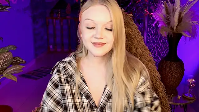 Snapshot of ChloeWhite chatting on March 2026 11:38:02 AM ChloeWhite online show from March 2026 11:38:02 AM