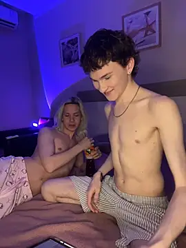 Snapshot of Eric_Dark chatting on March 2026 06:40:02 PM Eric Dark online show from March 2026 06:40:02 PM