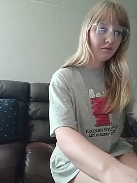 BunnySnowFlake online show from April 2026 04:01:02 PM