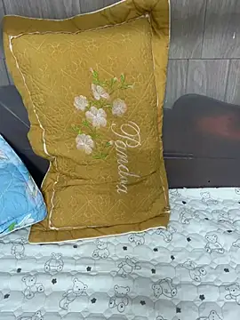 Snapshot of -Suka-a chatting on April 2026 04:24:01 AM -Suka-a online show from April 2026 04:24:01 AM