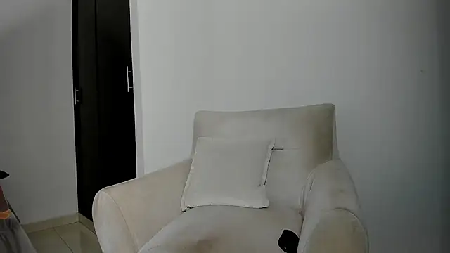 Snapshot of zarina_coleman chatting on April 2026 10:02:02 AM zarina coleman online show from April 2026 10:02:02 AM