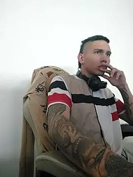 Snapshot of Scook_Gray_ chatting on February 2026 03:41:02 PM Scook Gray online show from February 2026 03:41:02 PM