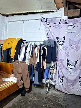 Adela-222 online show from January 2026 01:00:02 AM