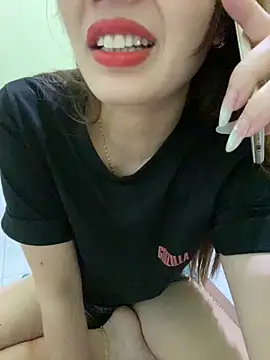 Snapshot of Angela_loveee chatting on April 2026 01:48:01 AM Angela loveee online show from April 2026 01:48:01 AM